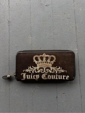 Vintage Juicy Couture Y2K Velour Zip Wallet Brown Embroidered Crown Charge It
